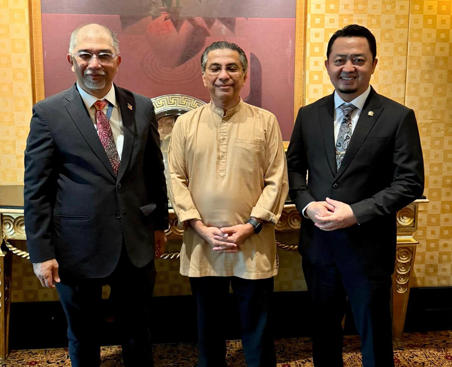 Meeting between the League and the Head of the Indonesian-Palestinian Parliamentary Friendship Group to Enhance Joint Cooperation .