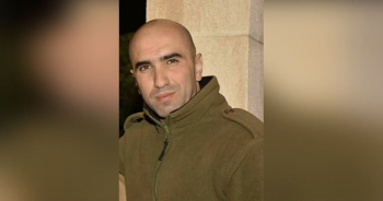 Le prisonnier Al-Aweiwi souffre des conditions de santé difficiles après 69 jours de sa grève