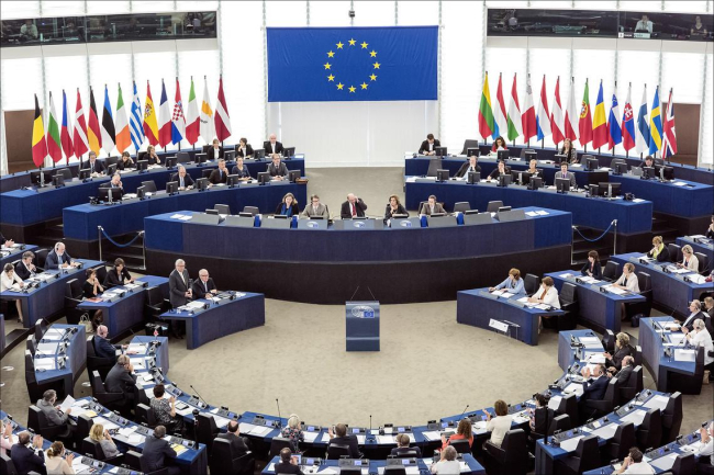 The European Parliament votes in favor of a resolution supporting the two-state solution