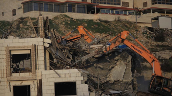 İsrail Ordusu İşgal Altındaki Batı Şeria'da 3 Filistinlinin Evini Yıktı