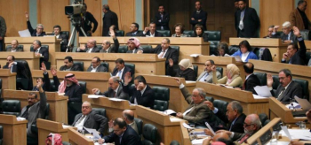 Jordanian MPs demanding to foil the decision banning the appeal to prayer