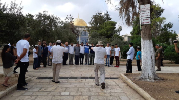 Israeli settlers defile Aqsa Mosque on first day of Ramadan