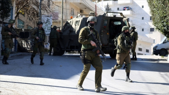 İsrail Güvenlik Güçleri, Araların da Çocukların da Bulunduğu 14 Filistinliyi Gözaltına Aldı