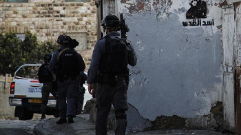 Fanatik Yahudi Yerleşimciler Batı Şeria’da Filistinlilerin Evlerine Saldırdı