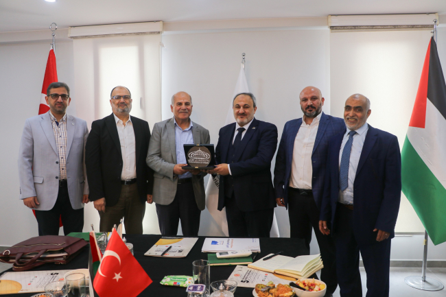 The League's Administration Holds a Meeting with the Arab International Commission for Construction in Palestine