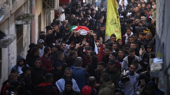 Batı Şeria'da Binlerce Kişinin Katıldığı Cenaze Töreninde İsrail'e Öfke