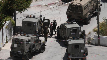 İsrail Güvenlik Güçleri, Batı Şeria’da 2 Filistinliyi Gözaltına Aldı