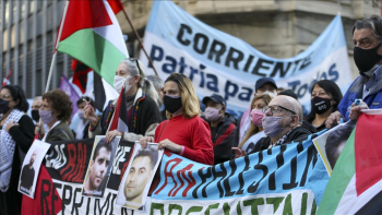 Arjantin’de Filistinli Tutuklularla Dayanışma ve İsrail’i Protesto Gösterisi Düzenlendi