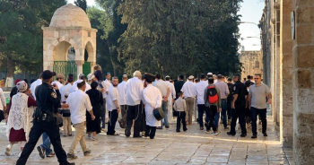 Israeli settlers storm Al-Aqsa mosque