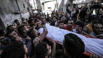 Gazze’de İsrail Askerlerinin Açtığı Ateş Sonucu Ölen Filistinli Son Yolculuğuna Uğurlandı