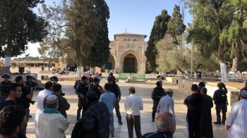 Israeli police attack Muslim worshipers at Aqsa Mosque