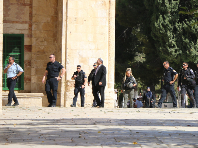 İsrailli Aşırı Sağcı Milletvekili Polis Korumasında Mescid-i Aksa'ya Baskın Düzenledi