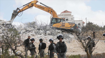 İsrail Makamları, İşgal Altındaki Batı Şeria’da Filistinlilere Ait İki Evi Yıktırdı