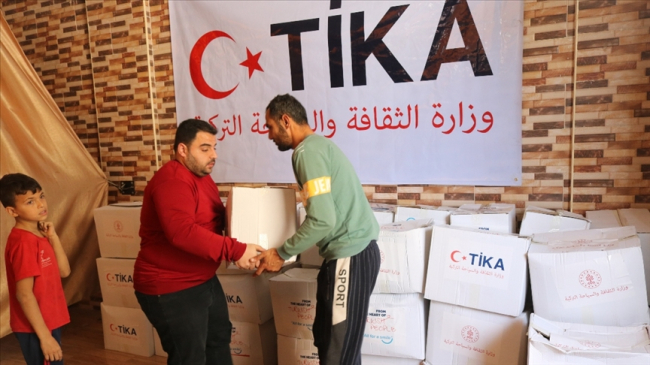 TİKA, Abluka Altındaki Gazze Şeridi'nde İftar Yemeği ve Gıda Kolisi Dağıtımı Yaptı